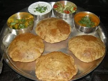 Bedmi Poori with Sitaphal subzi
