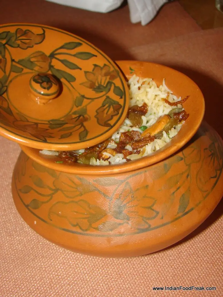 Café Uno at Shangri-La’s-Eros Hotel, Delhi: DAWAT-E-AWADH