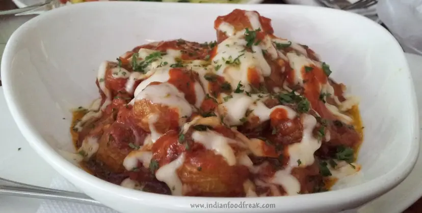 Café Mezzuna, Pune: Comfort food with little comfort