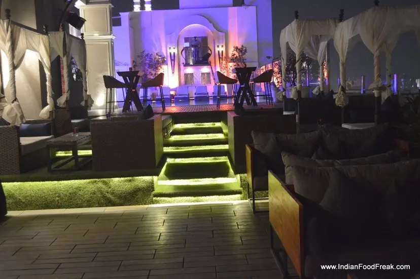 Vibe, Hilton Garden Inn, Gurgaon: The Tallest Sky Bar