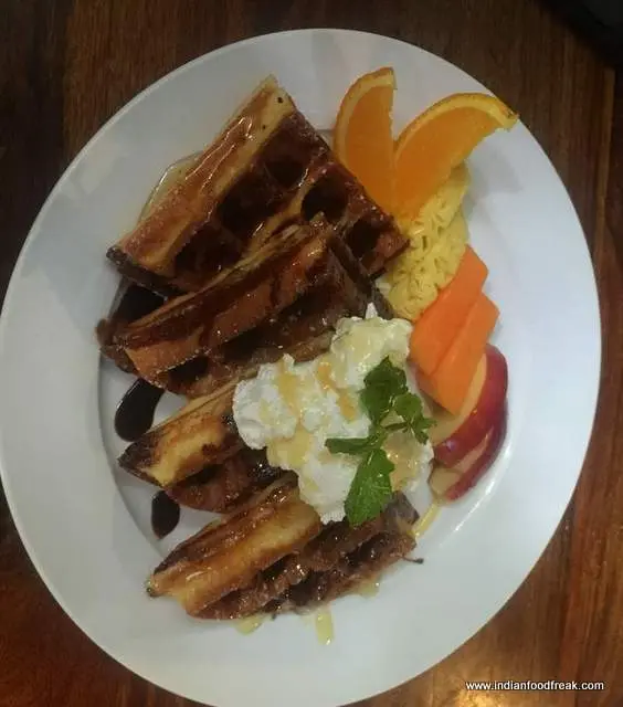 BREAKFAST AT THE IRISH HOUSE, BANDRA IN MUMBAI